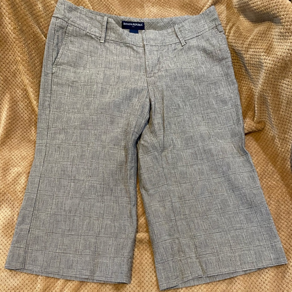Banana Republic Women’s Capri Pants Size 8 Brown